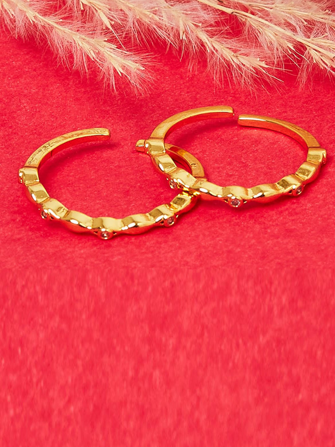 

Voylla Set Of 2 Gold-Plated White Stone Studded Adjustable Toe Rings