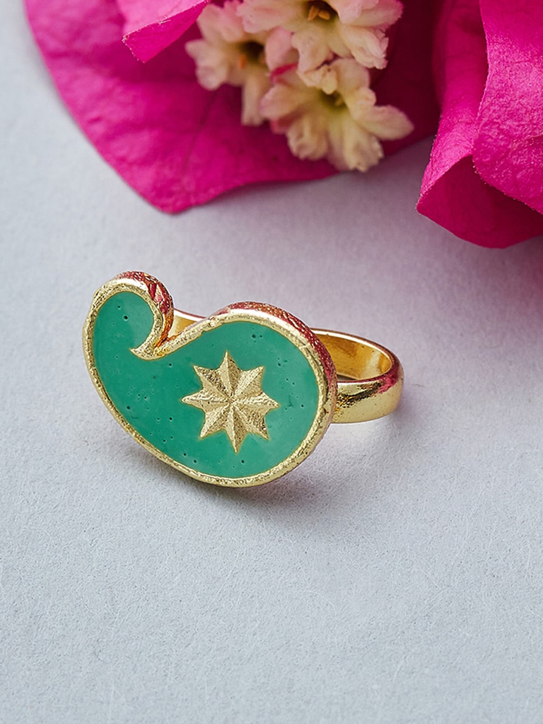 

Voylla Gold-Plated Green Enamelled Nosepin
