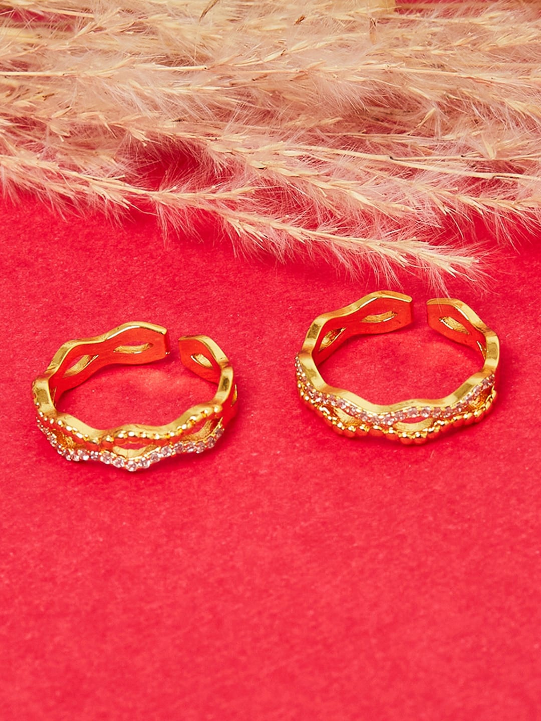 

Voylla Women Set of 2 Gold-Plated White Stone Studded Toe Rings