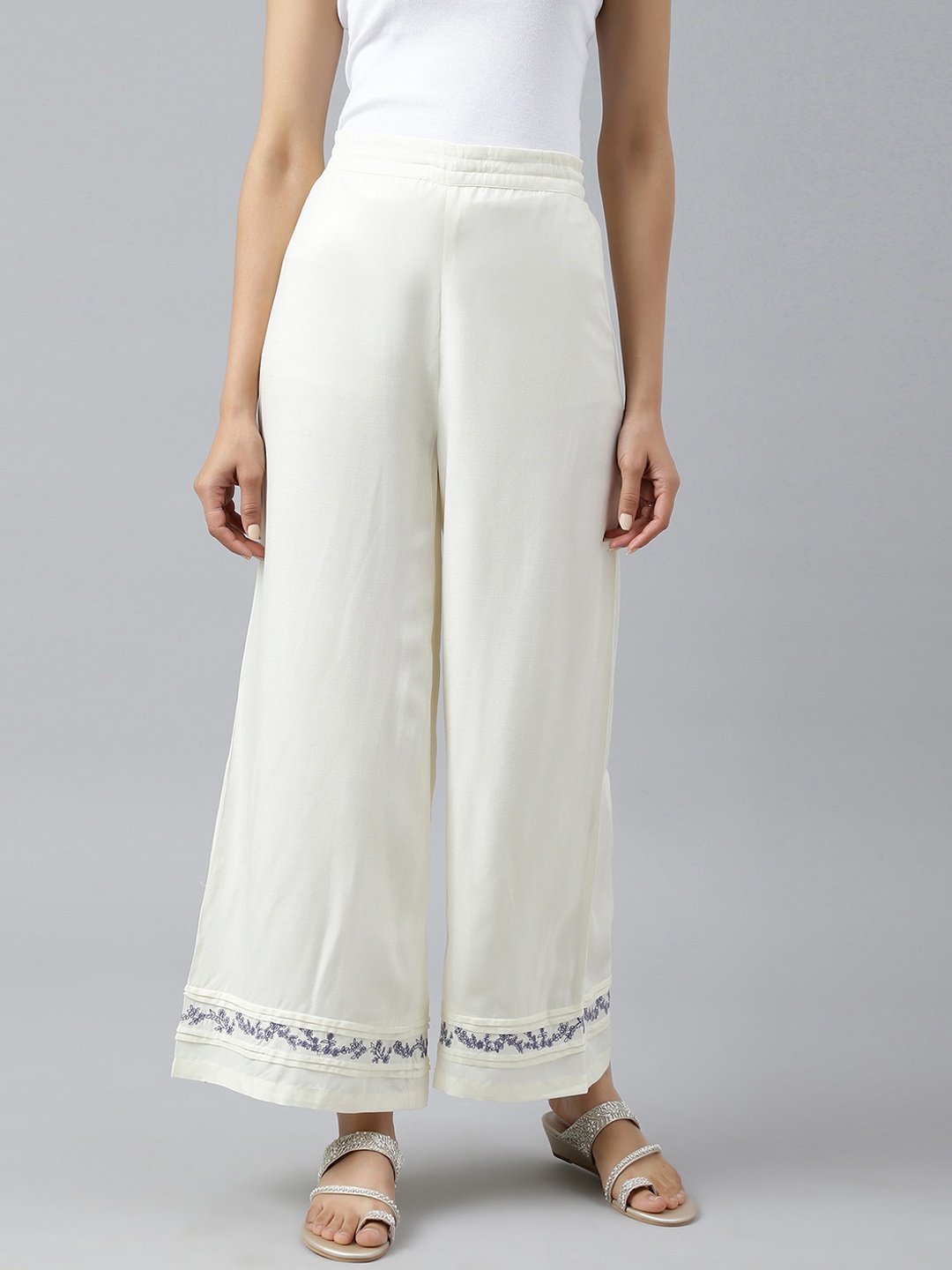 

W Women White Parallel Trousers, Off white