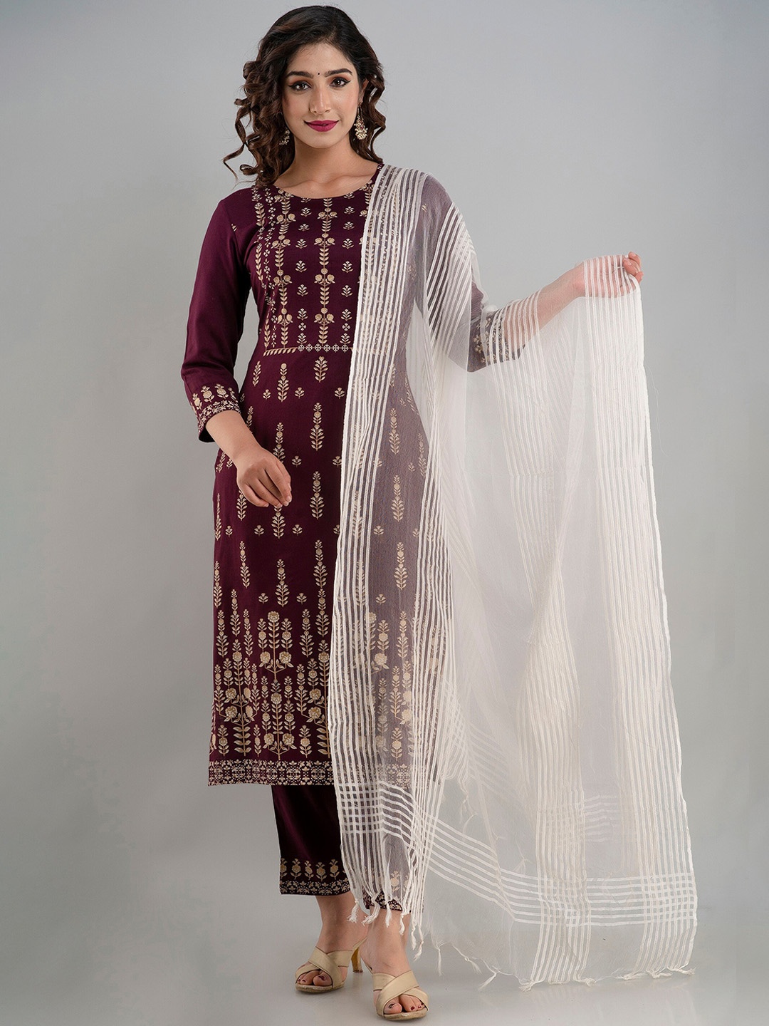 

Charu Women Violet Ethnic Motifs Yoke Design High Slit Kurta with Trousers & With Dupatta