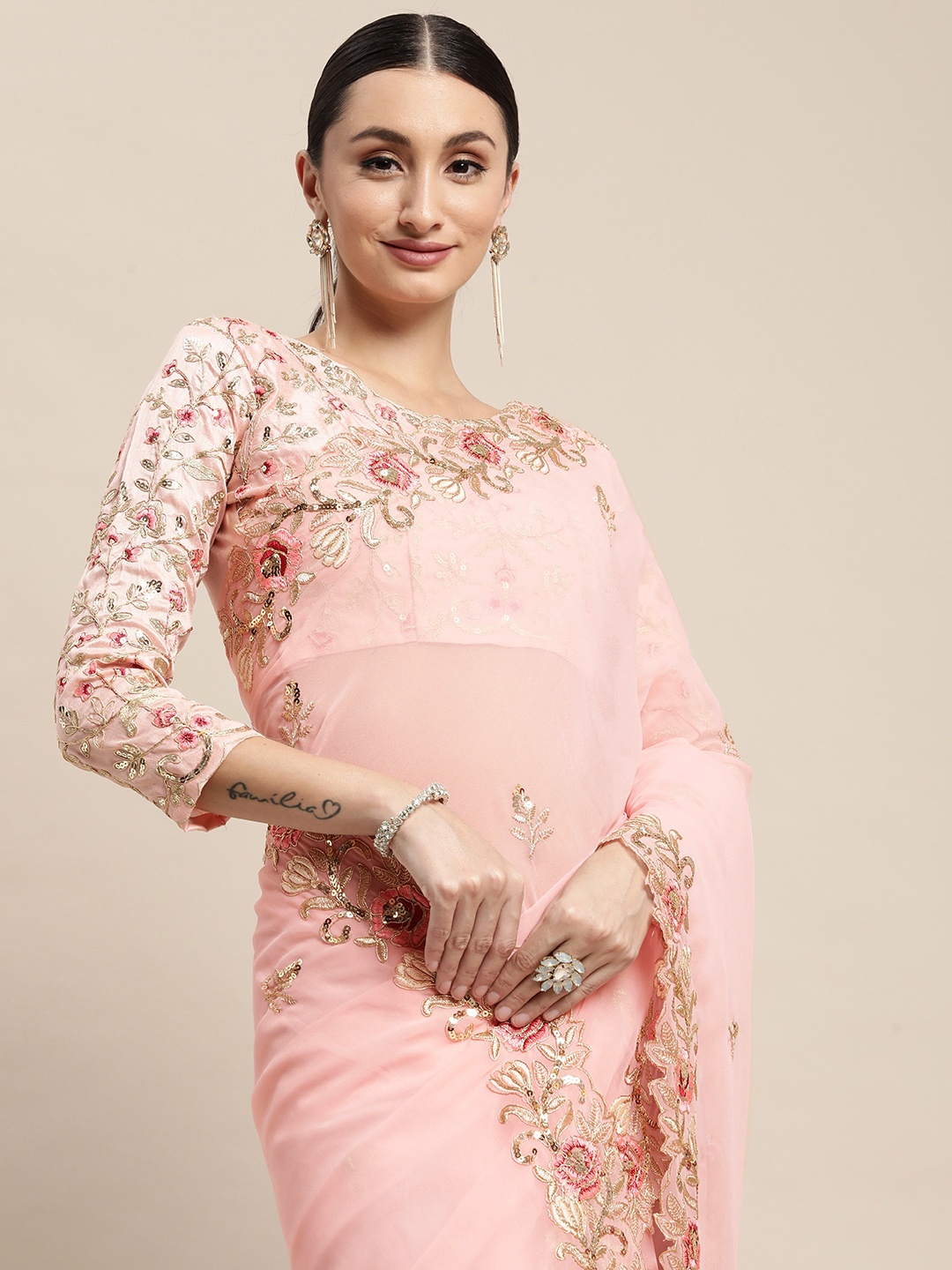 

VAIRAGEE Pink Floral Embroidered Saree