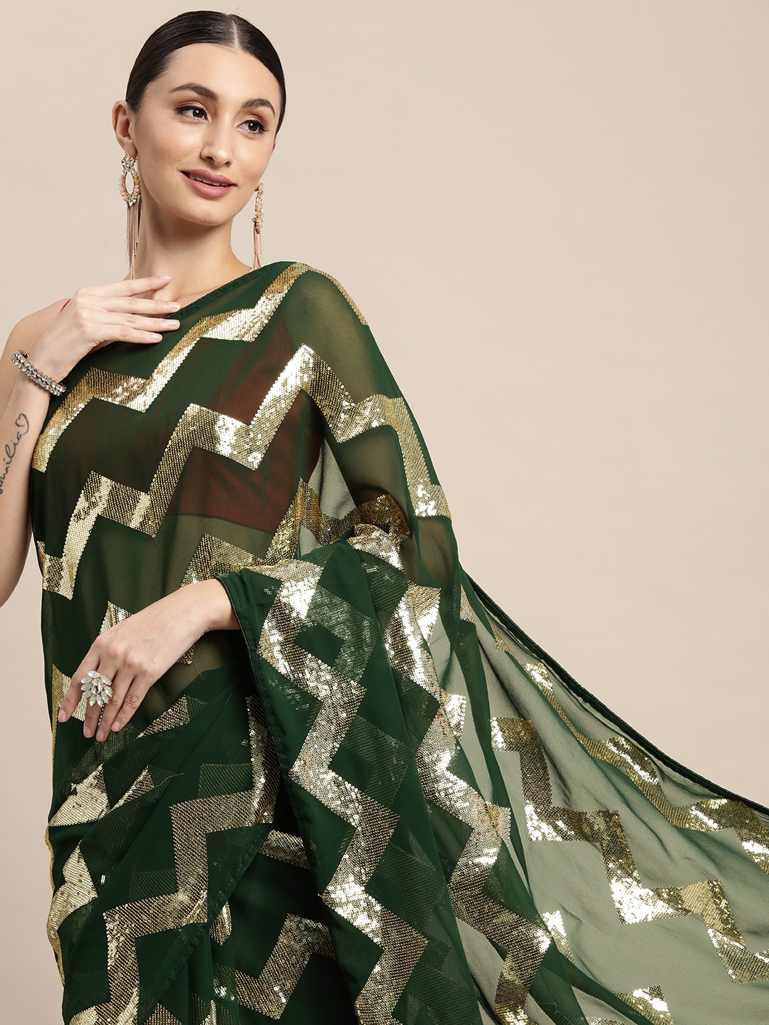 

VAIRAGEE Green & Silver Geometric Embroidered Saree