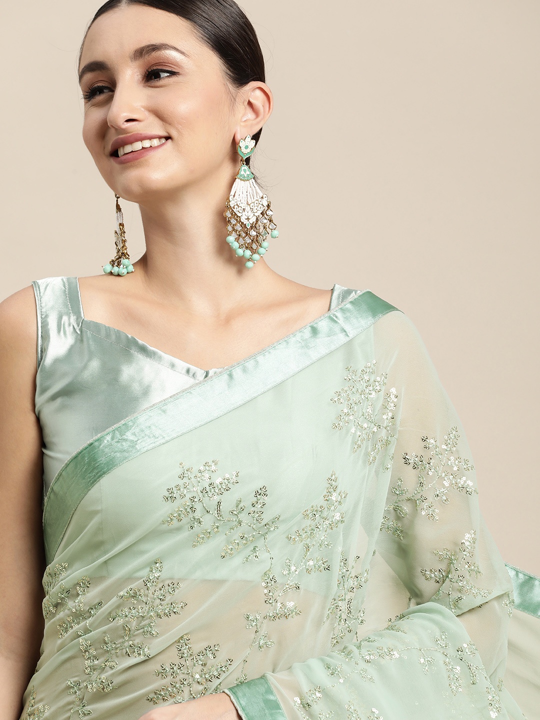 

VAIRAGEE Blue Floral Embroidered Saree