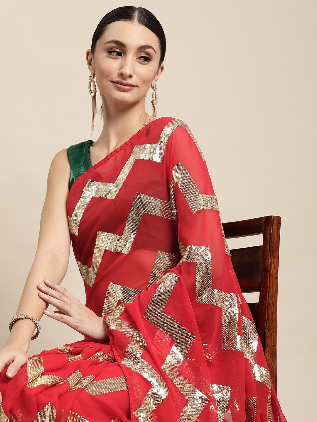

VAIRAGEE Red & Silver Geometric Embroidered Saree