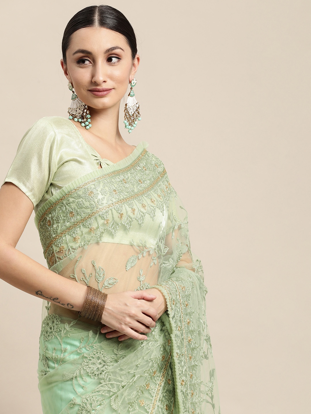 

VAIRAGEE Sea Green Floral Embroidered Net Saree