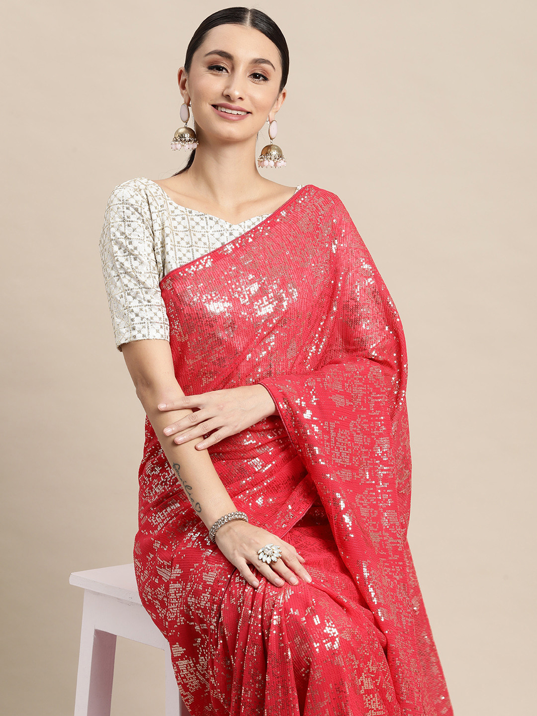 

VAIRAGEE Pink Abstract Embroidered Saree