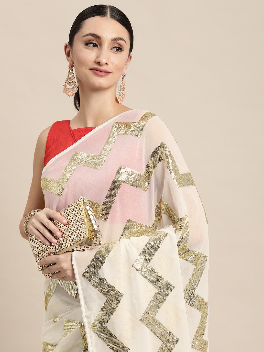 

VAIRAGEE White & Silver Geometric Embroidered Saree