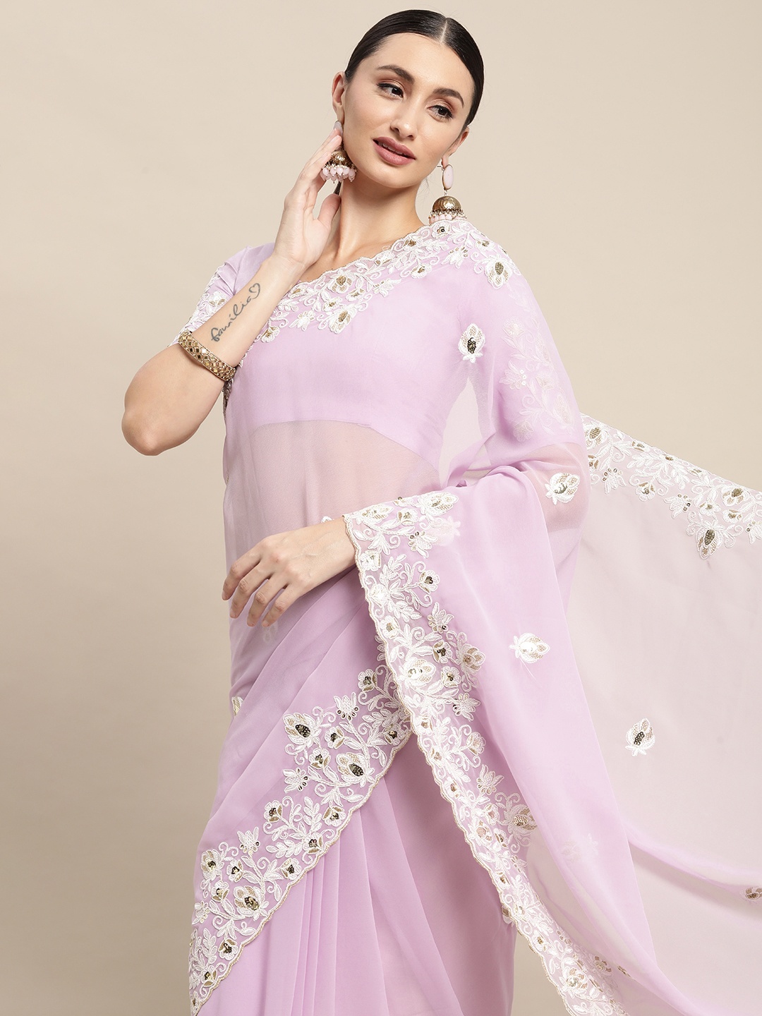 

VAIRAGEE Lavender Floral Embroidered Saree