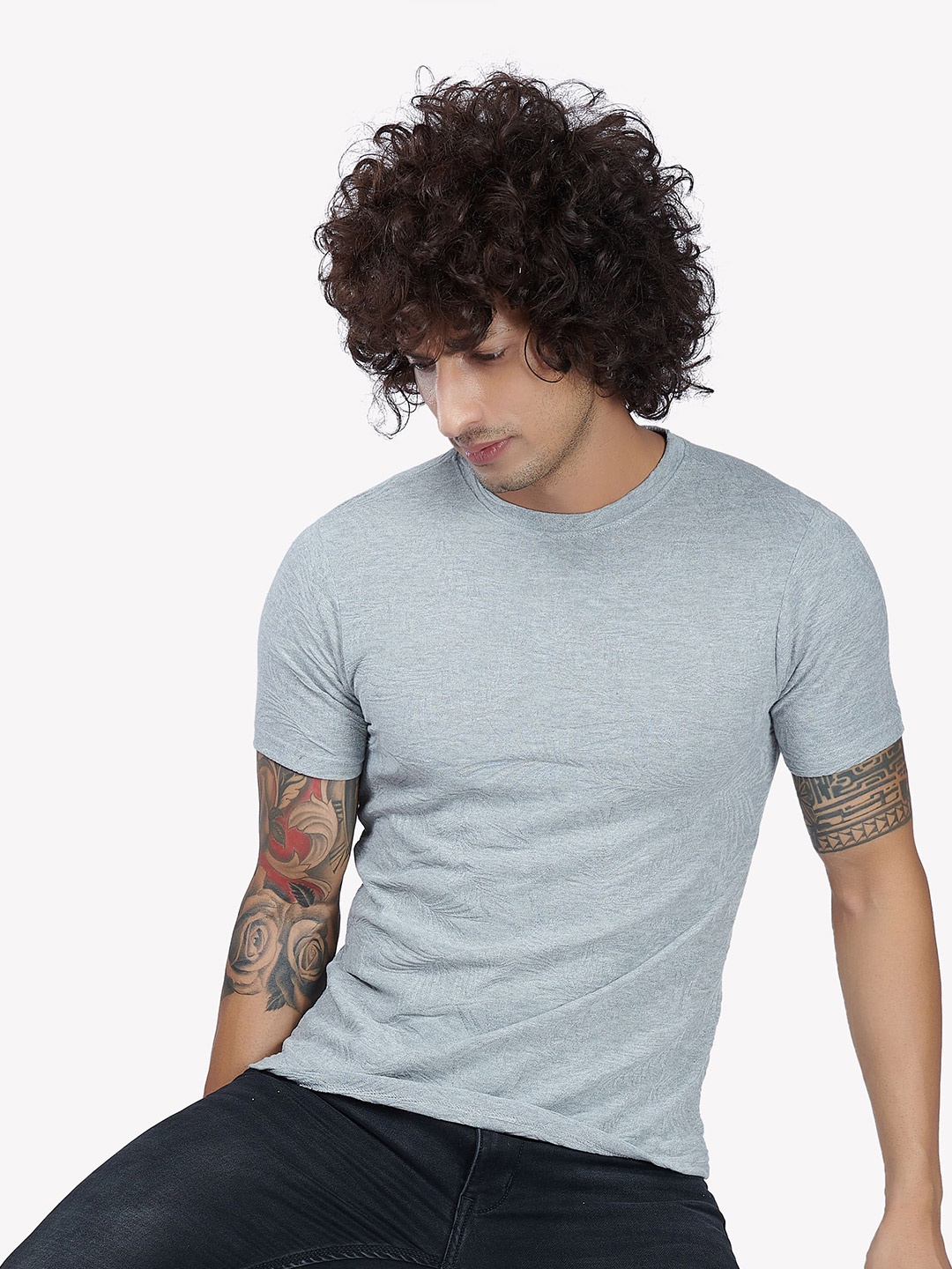 

VASTRADO Men Solid Grey T-shirt