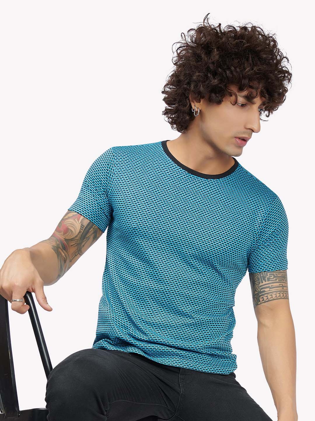 

VASTRADO Men Blue & Black Printed Slim Fit T-shirt