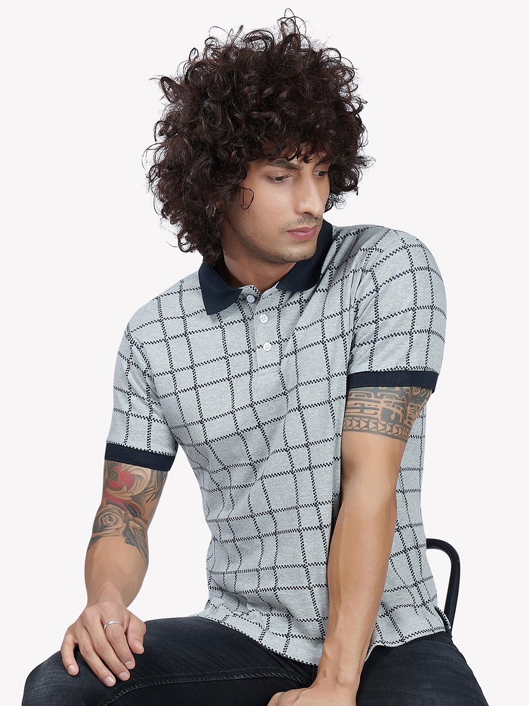 

VASTRADO Men Grey & Navy Blue Checked Peter Pan Collar T-shirt