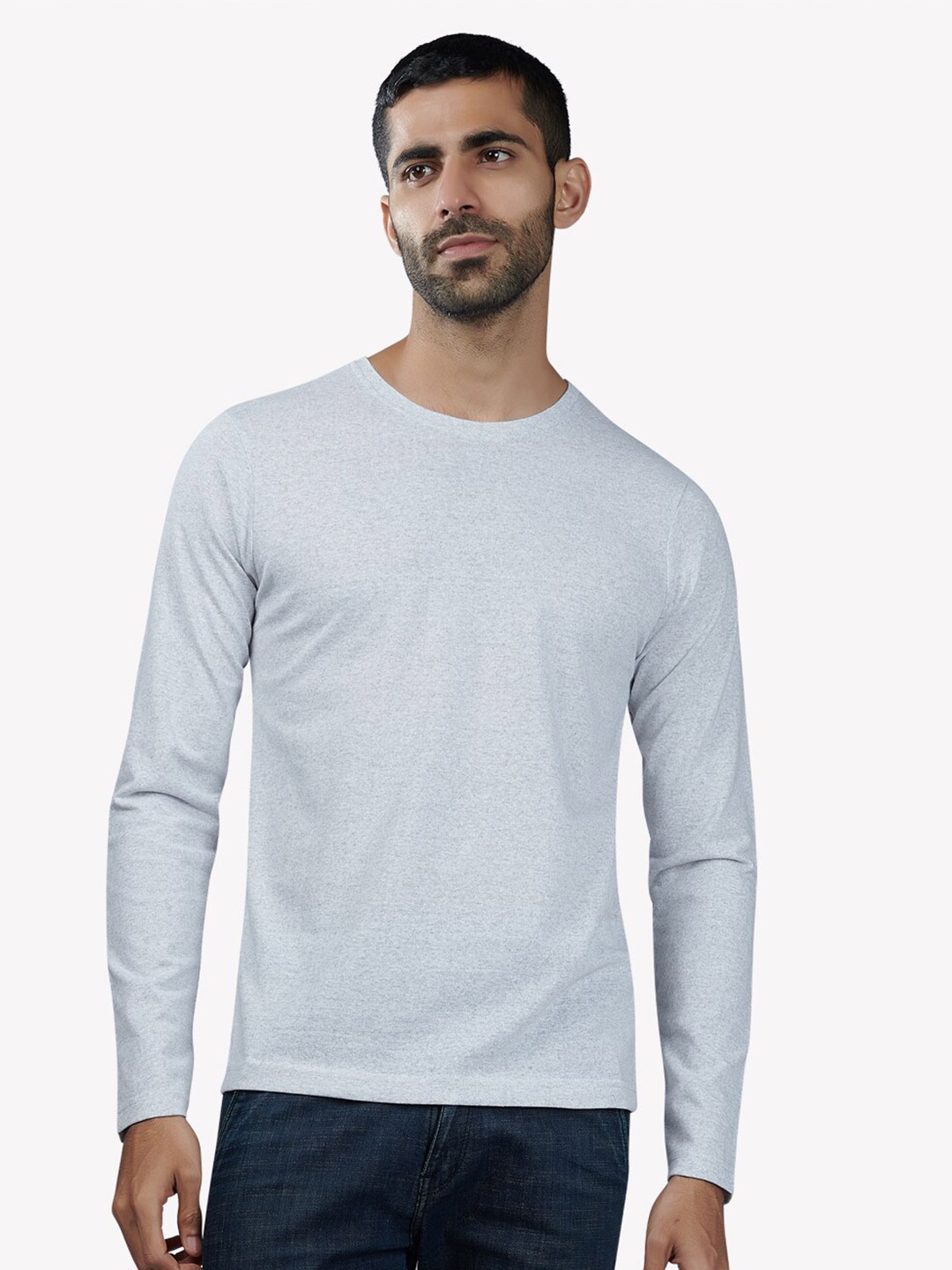 

VASTRADO Men Solid Grey T-shirt