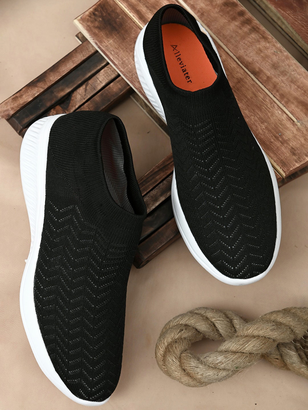 

Alleviater Men Black Textured Sneakers