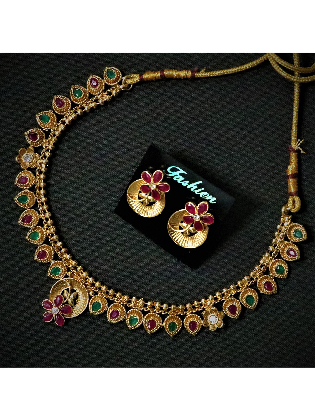 

LAFORWORD Gold-Plated Red Kundan-Studded Jewellery Set