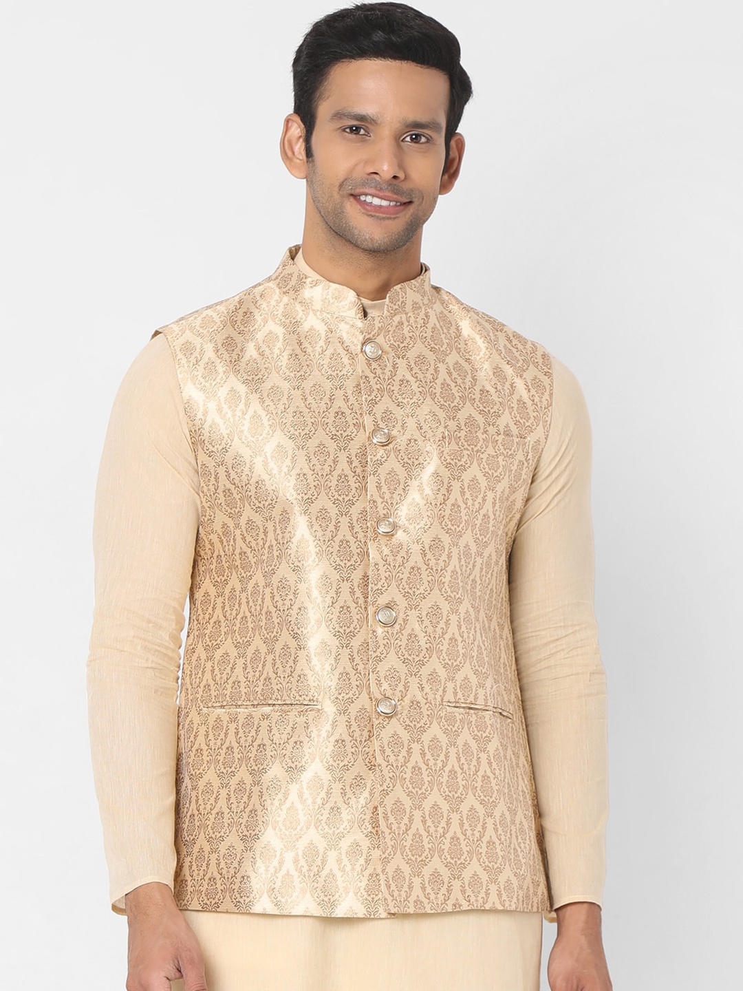 

SALWAR STUDIO Men Gold-Coloured Woven Design Jacquard sleeveless Nehru Jackets