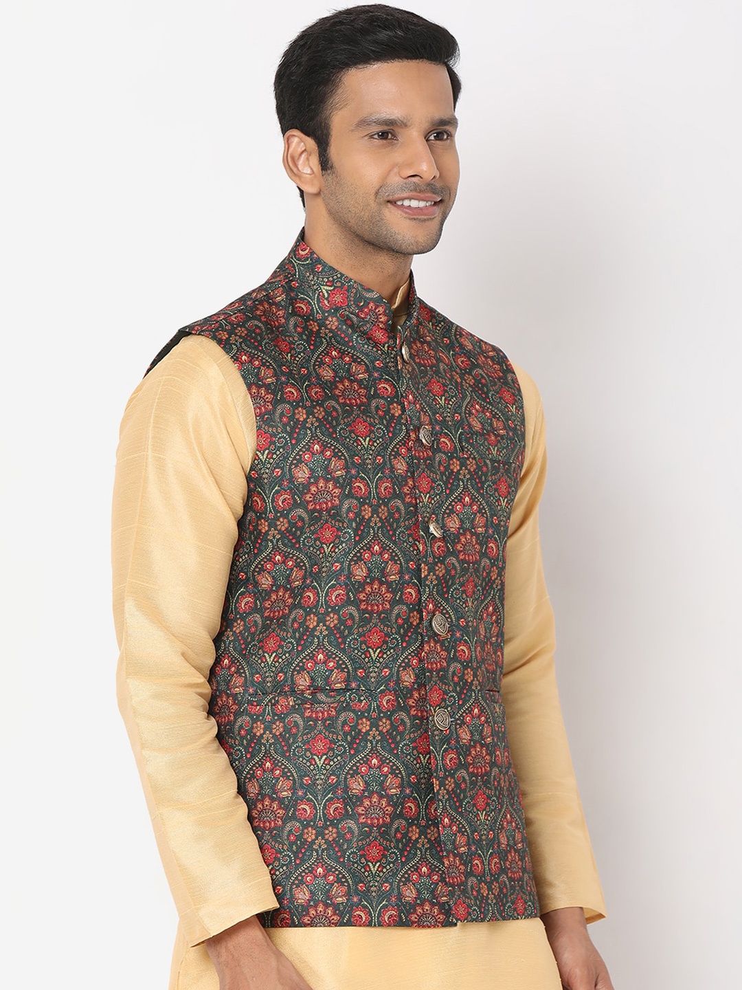 

SALWAR STUDIO Men Green & Red Ethnic Woven Design Sleeveless Nehru Jackets
