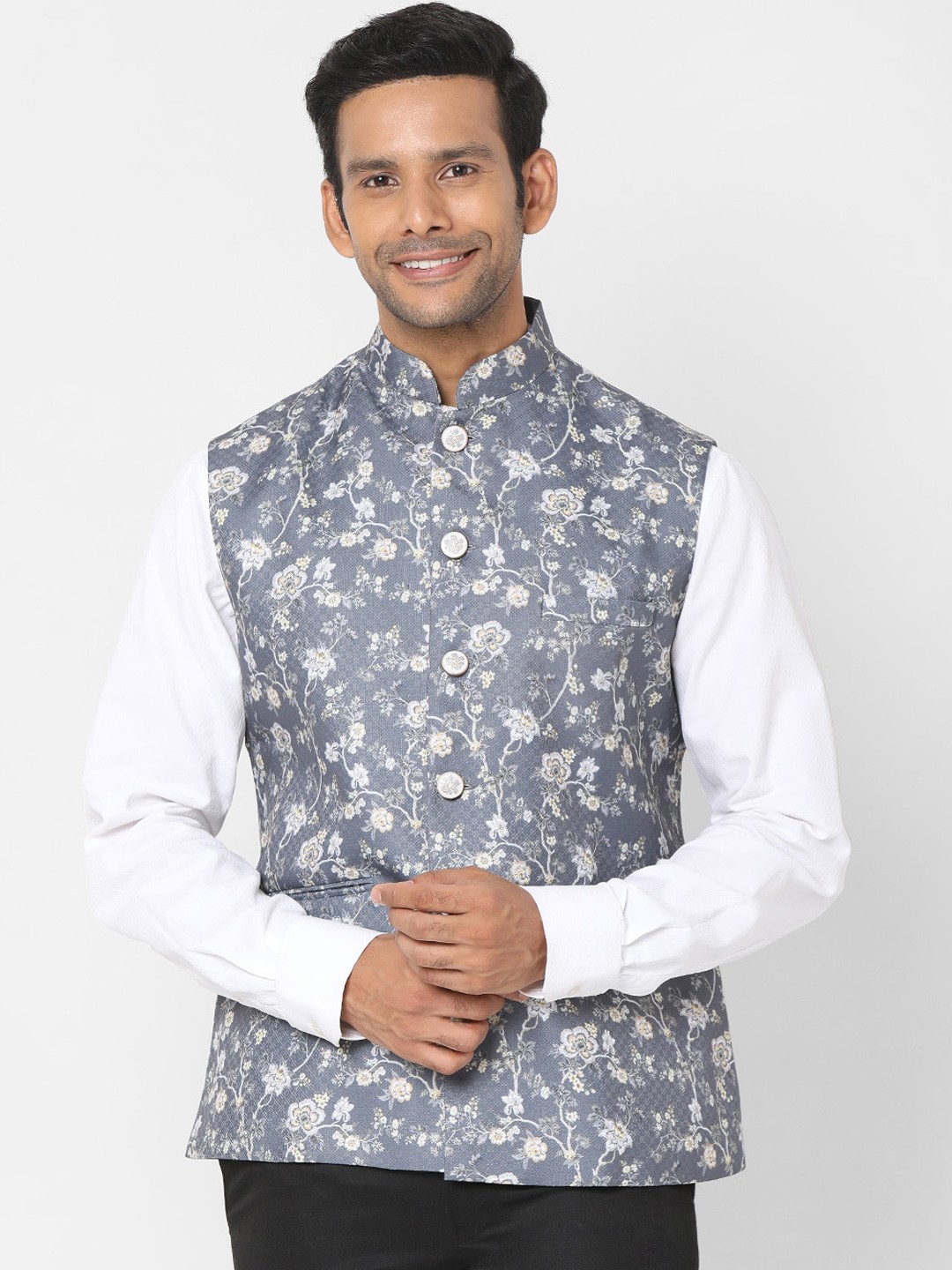 

SALWAR STUDIO Men Grey Embroidered Nehru Jackets
