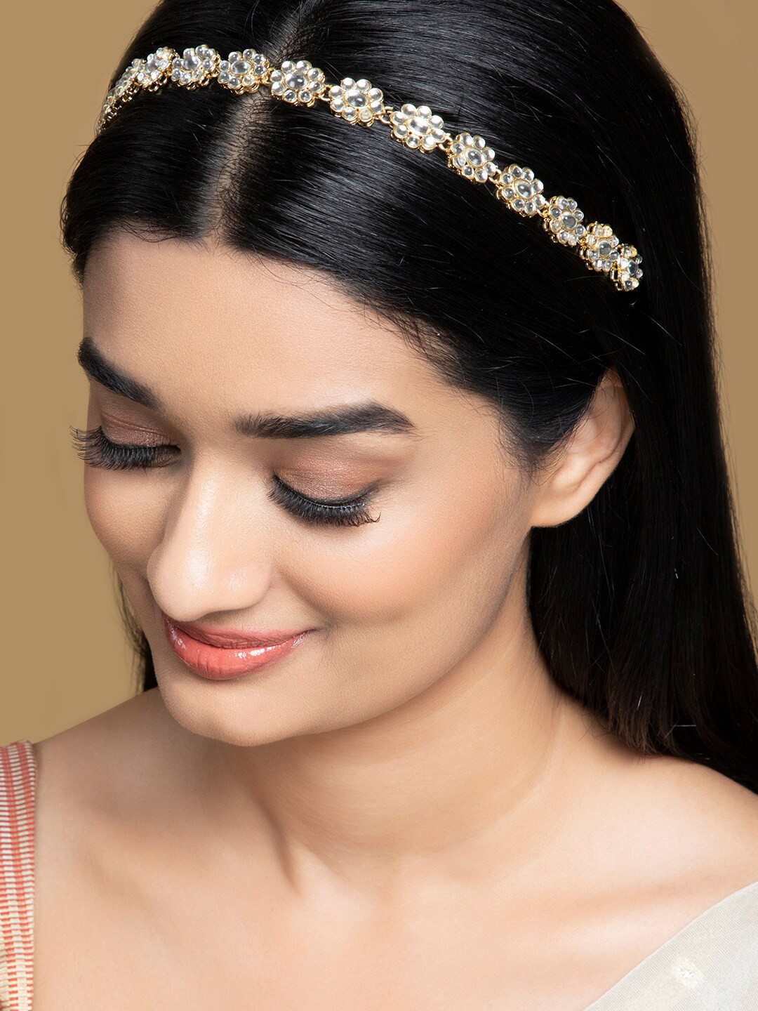 

Rubans Gold-Plated White AD Studded Sheeshphool