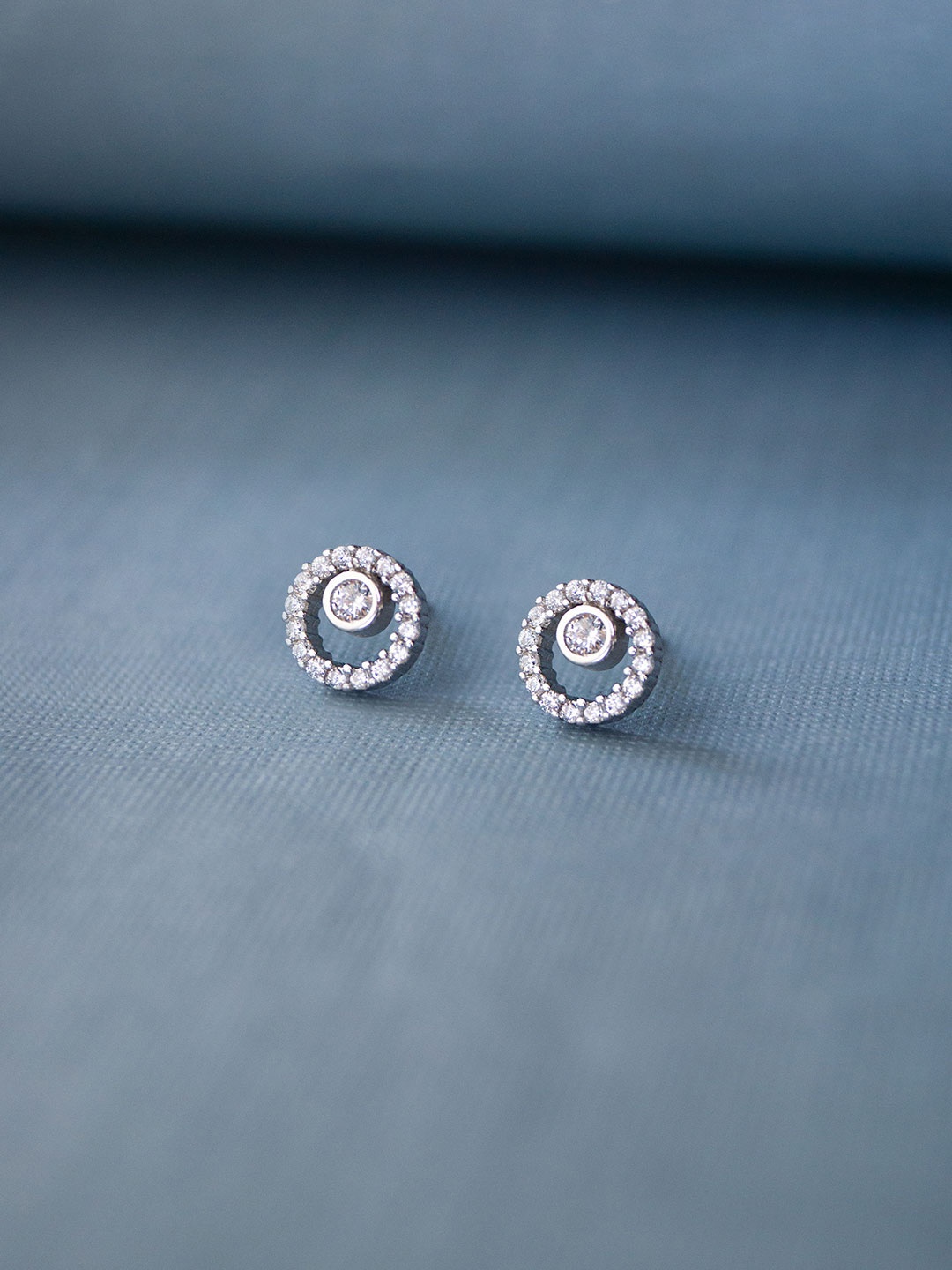 

MANNASH Silver-Toned Circular Studs Earrings