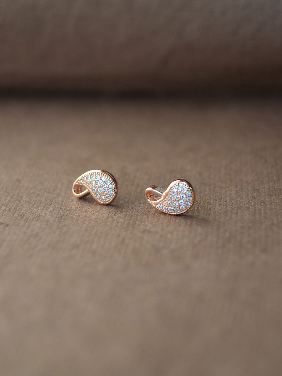 

MANNASH Women Rose Gold Paisley Shaped Studs Earrings