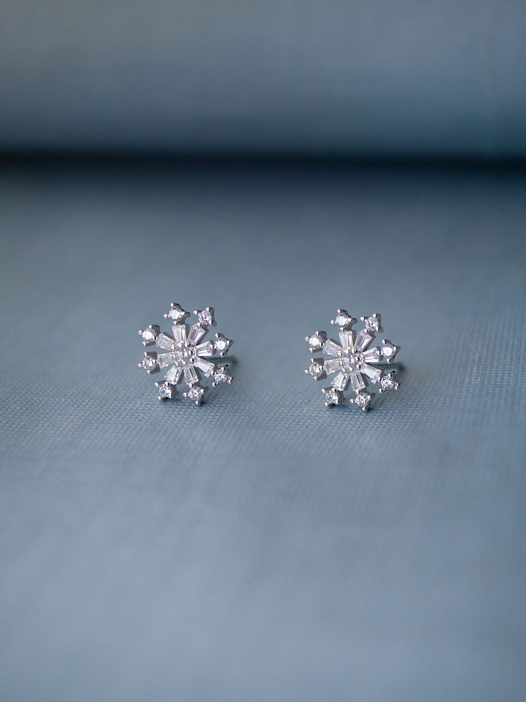 

MANNASH Silver-Toned Floral Studs Earrings