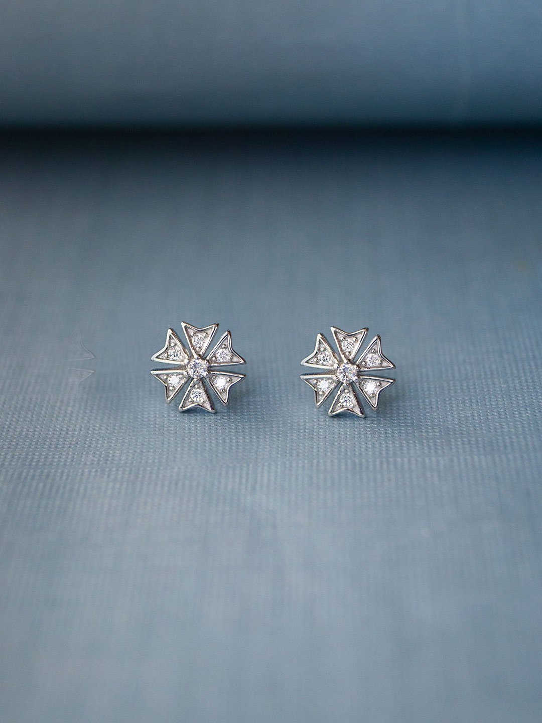 

MANNASH Women Silver-Toned Floral Studs Earrings