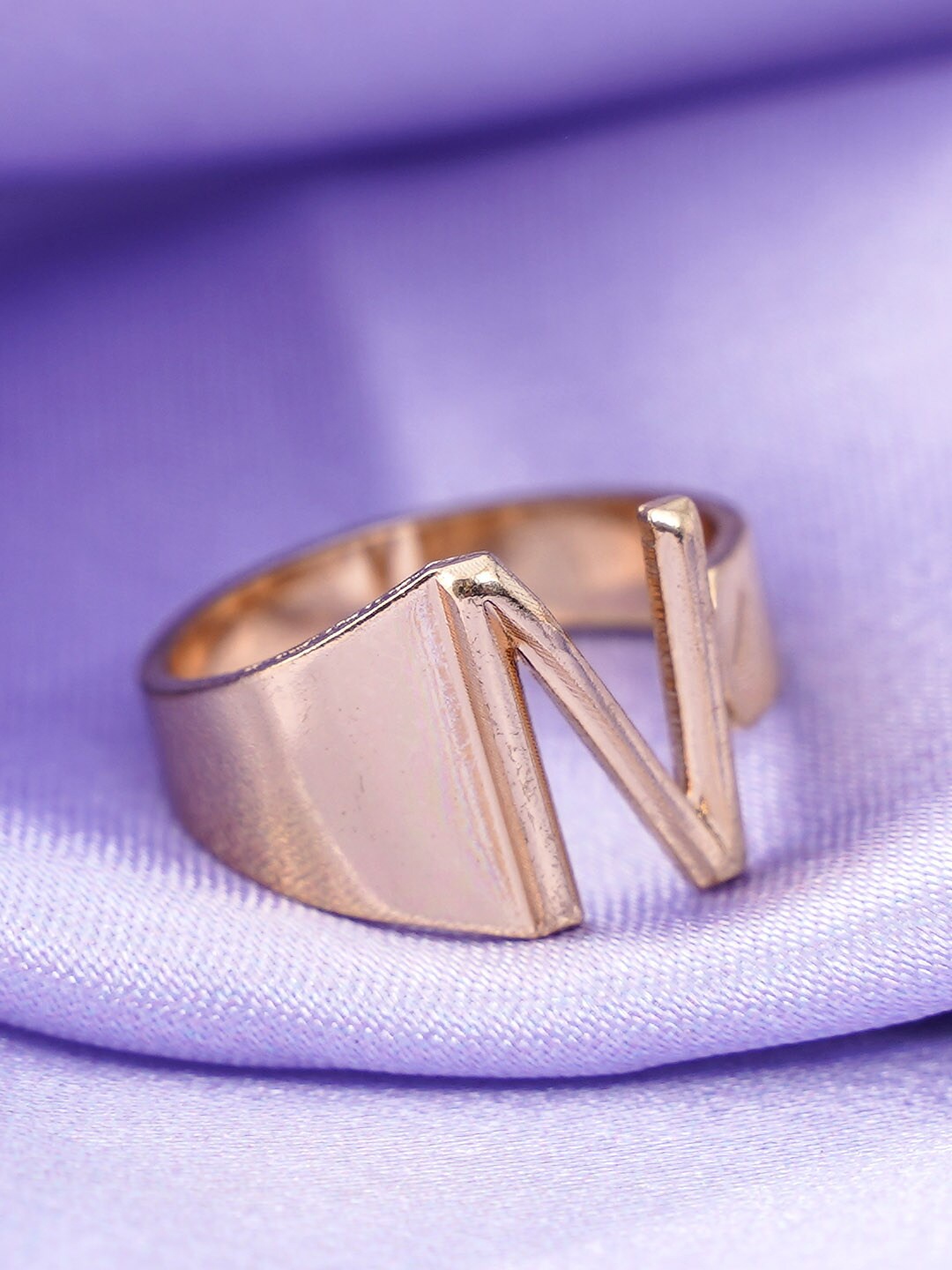 

Emmie Gold-Plated Alphabet N-Charm Band Finger Ring