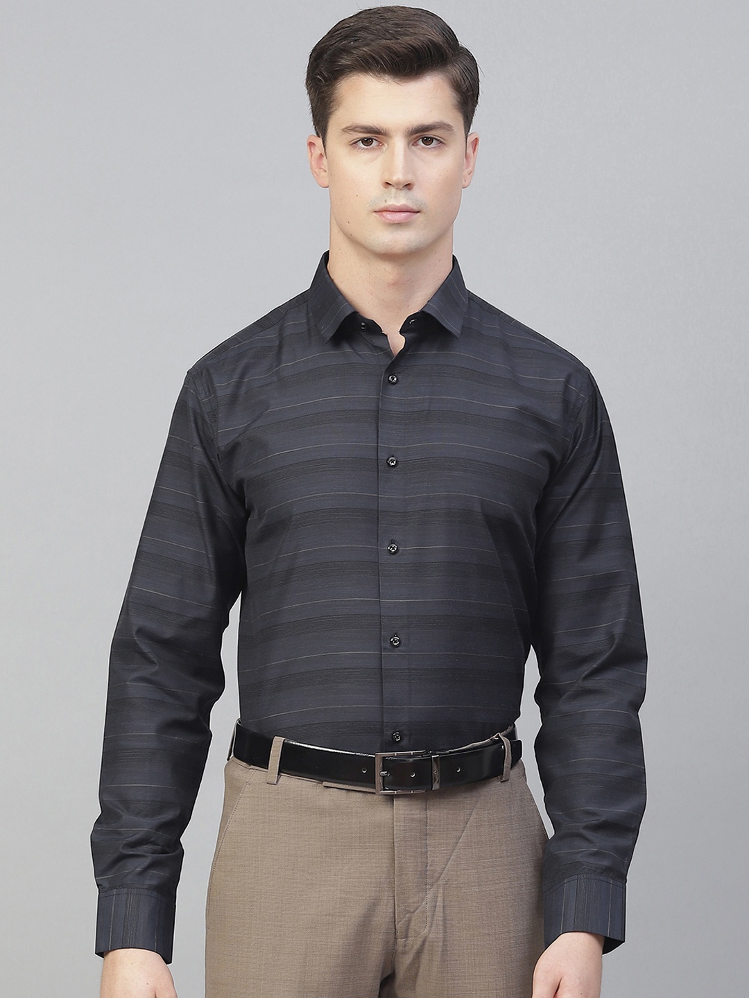 

MANQ Men Navy Blue Smart Horizontal Stripes Striped Semiformal Shirt