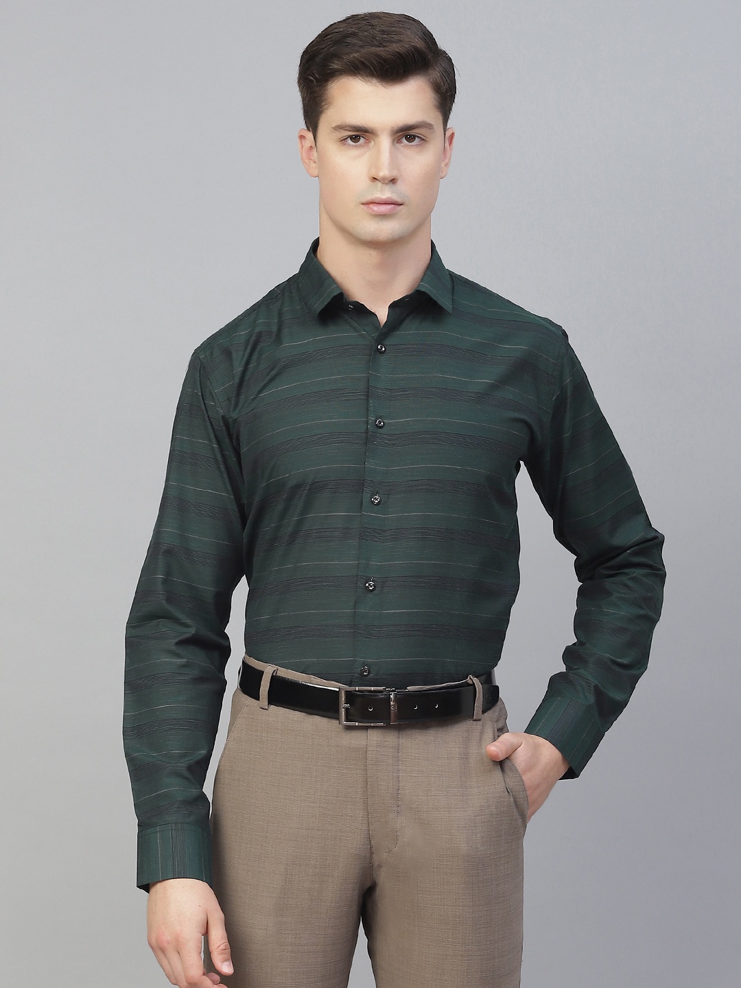 

MANQ Men Green & Black Striped Semiformal Shirt