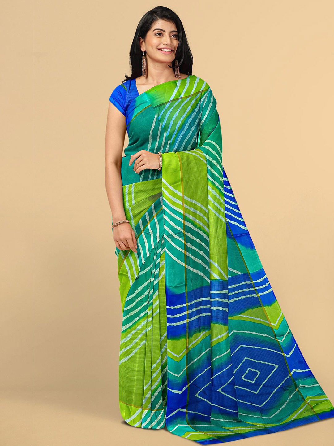 

Kalamandir Women Blue & Green Silk Blend Saree