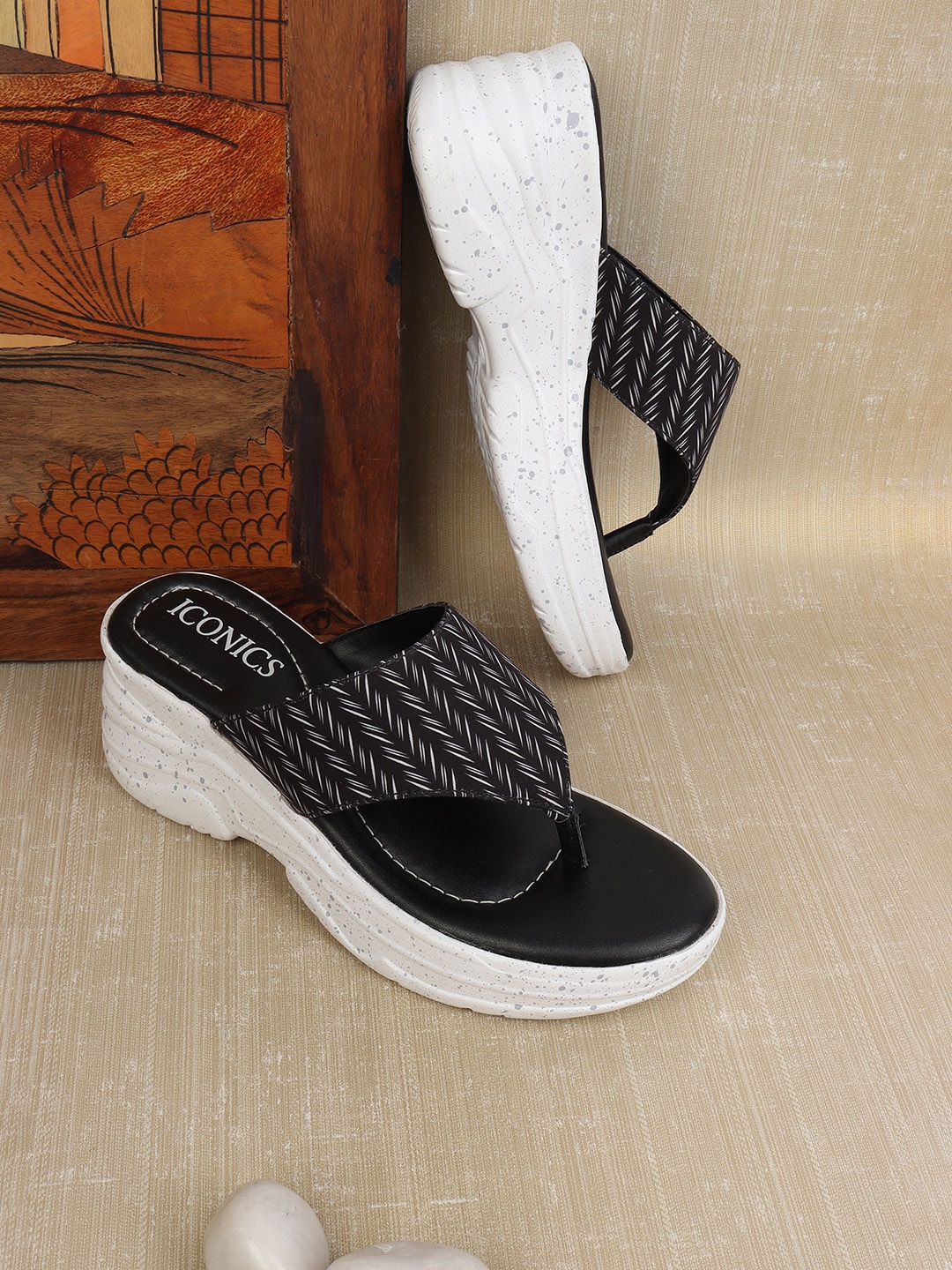 

ICONICS Black & White Comfort Sandals