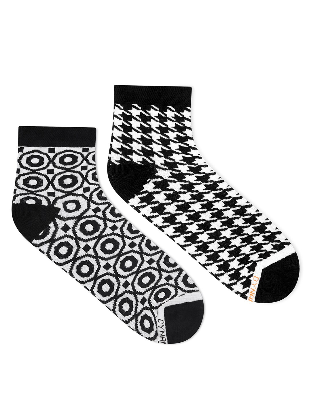 

Dynamocks Unisex Pack Of 2 Black & White Printed Ankle Length Socks