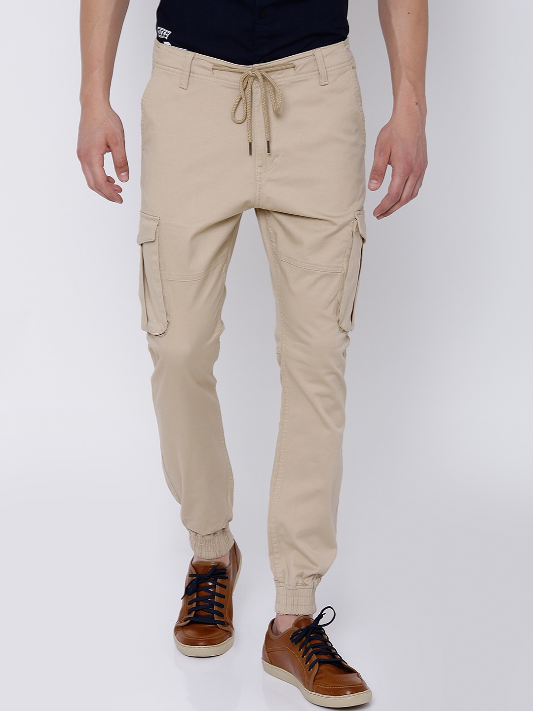 

LOCOMOTIVE Men Beige Slim Fit Solid Joggers