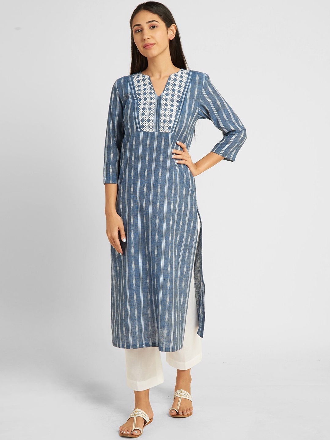 

aturabi Women Blue Printed Pure Cotton Kurta with Trousers