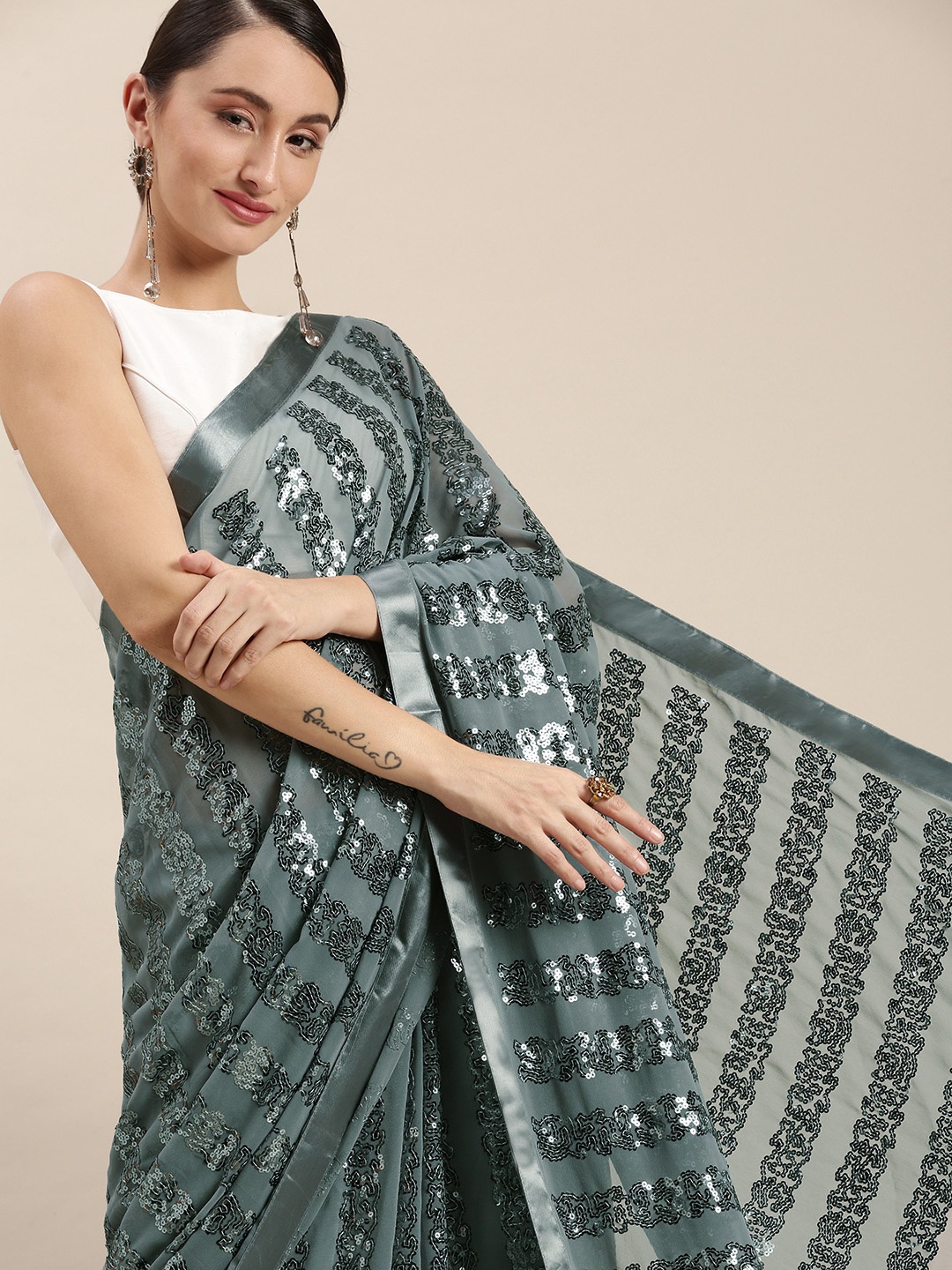 

VASTRANAND Grey Embellished Sequinned Saree