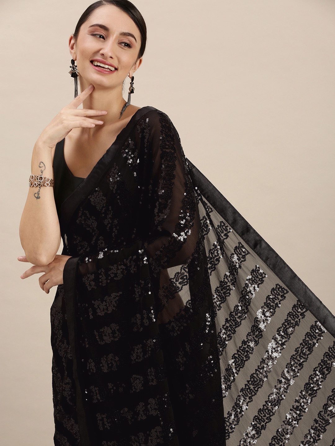 

VASTRANAND Black Embellished Sequinned Saree