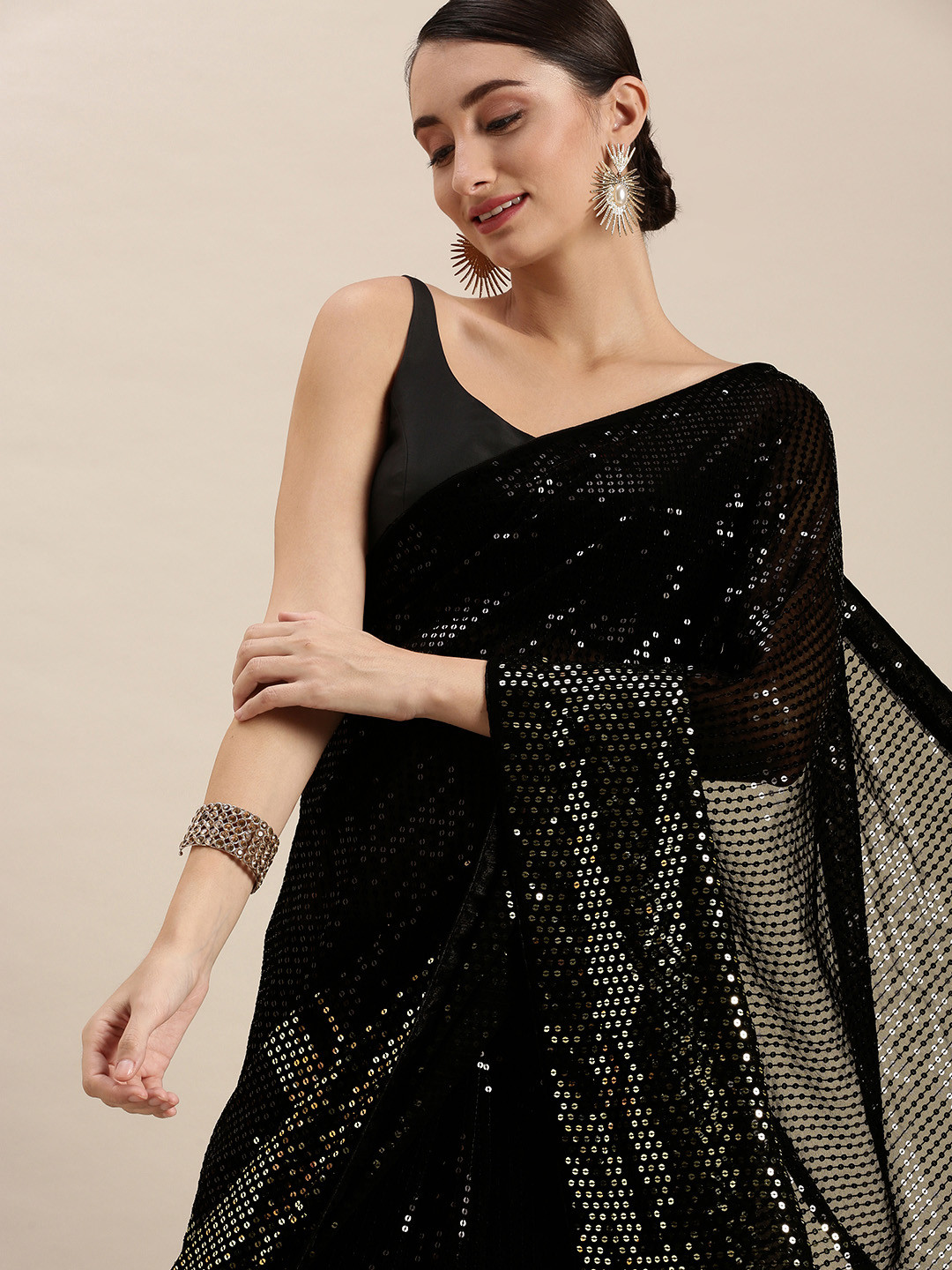 

VASTRANAND Black Embellished Sequinned Saree