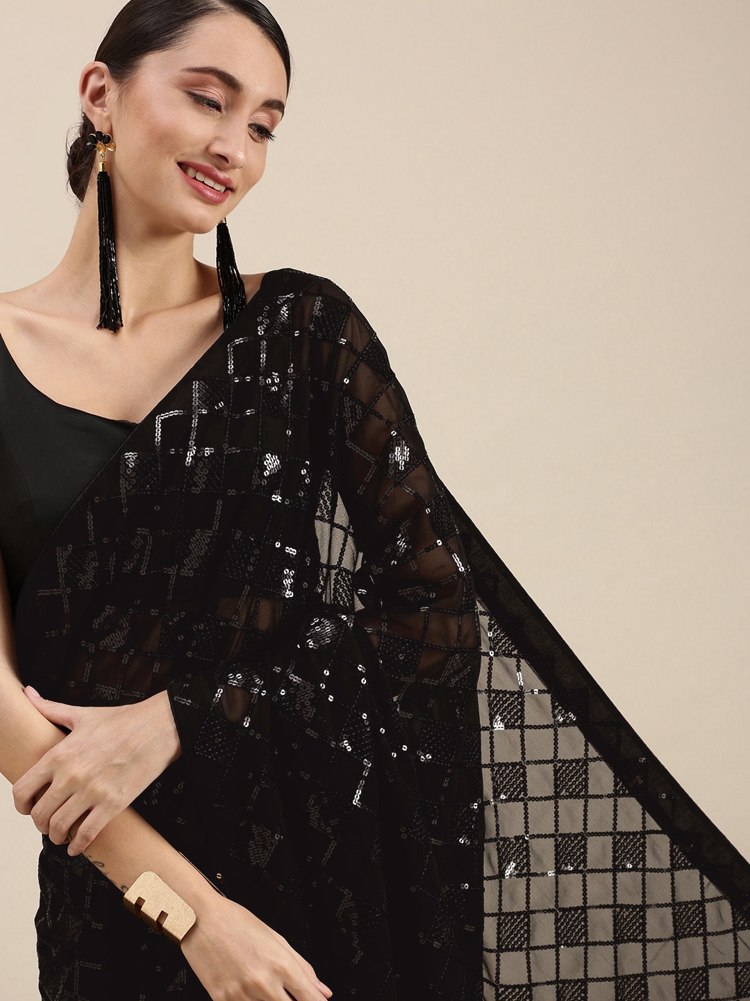 

VASTRANAND Black Embellished Sequinned Saree