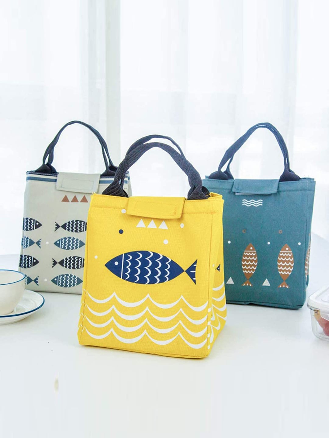 

HOUSE OF QUIRK Yellow & Blue Printed Insulated Lunch Bag