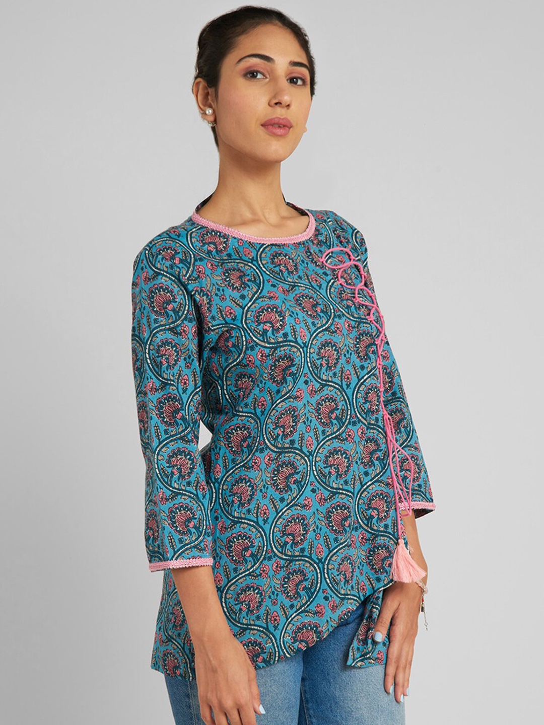 

aturabi Women Blue & Pink Floral Printed Pure Cotton Kurti