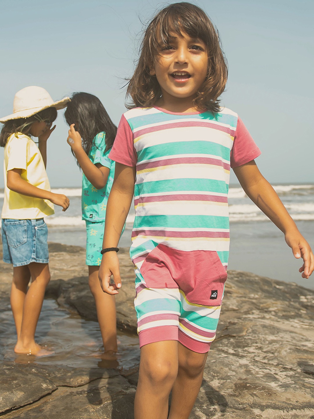 

Whistle & Hops Infants White & Green Striped Pure Organic Cotton Sustainable Sustainable Rompers