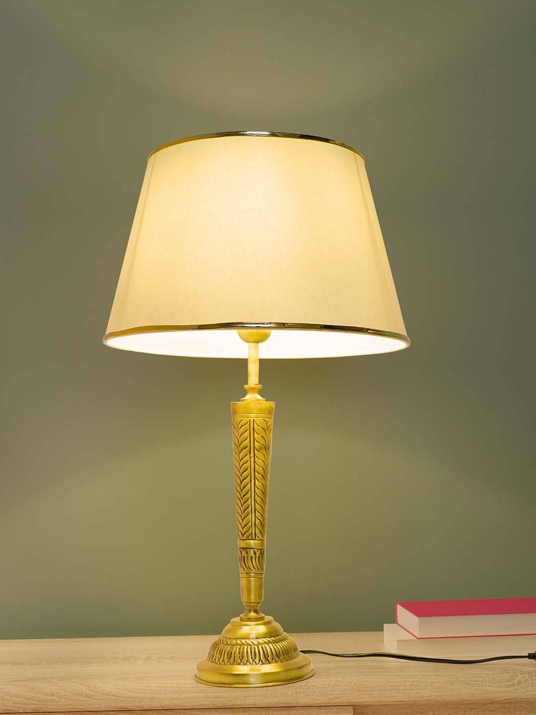 

Fos Lighting Gold-Toned & Off-White Solid Conical Table Lamp With Tapered Fabric Shade