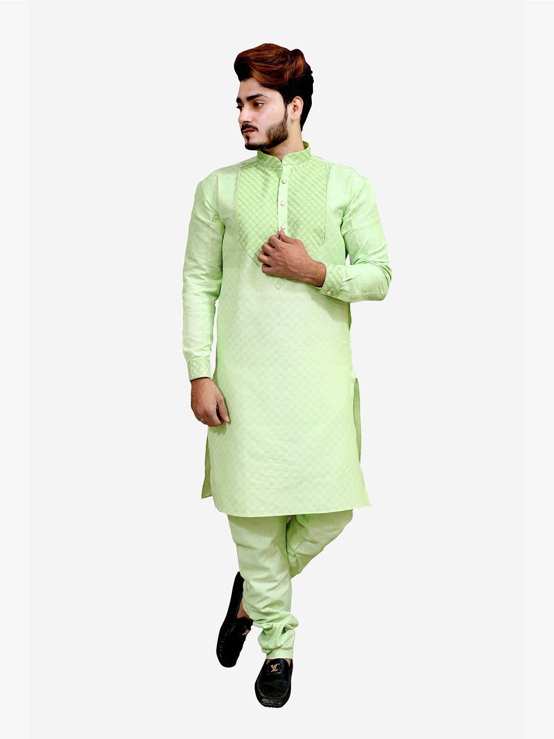 

Tibra Collection Men Green Embroidered Pure Cotton Kurta with Pyjamas