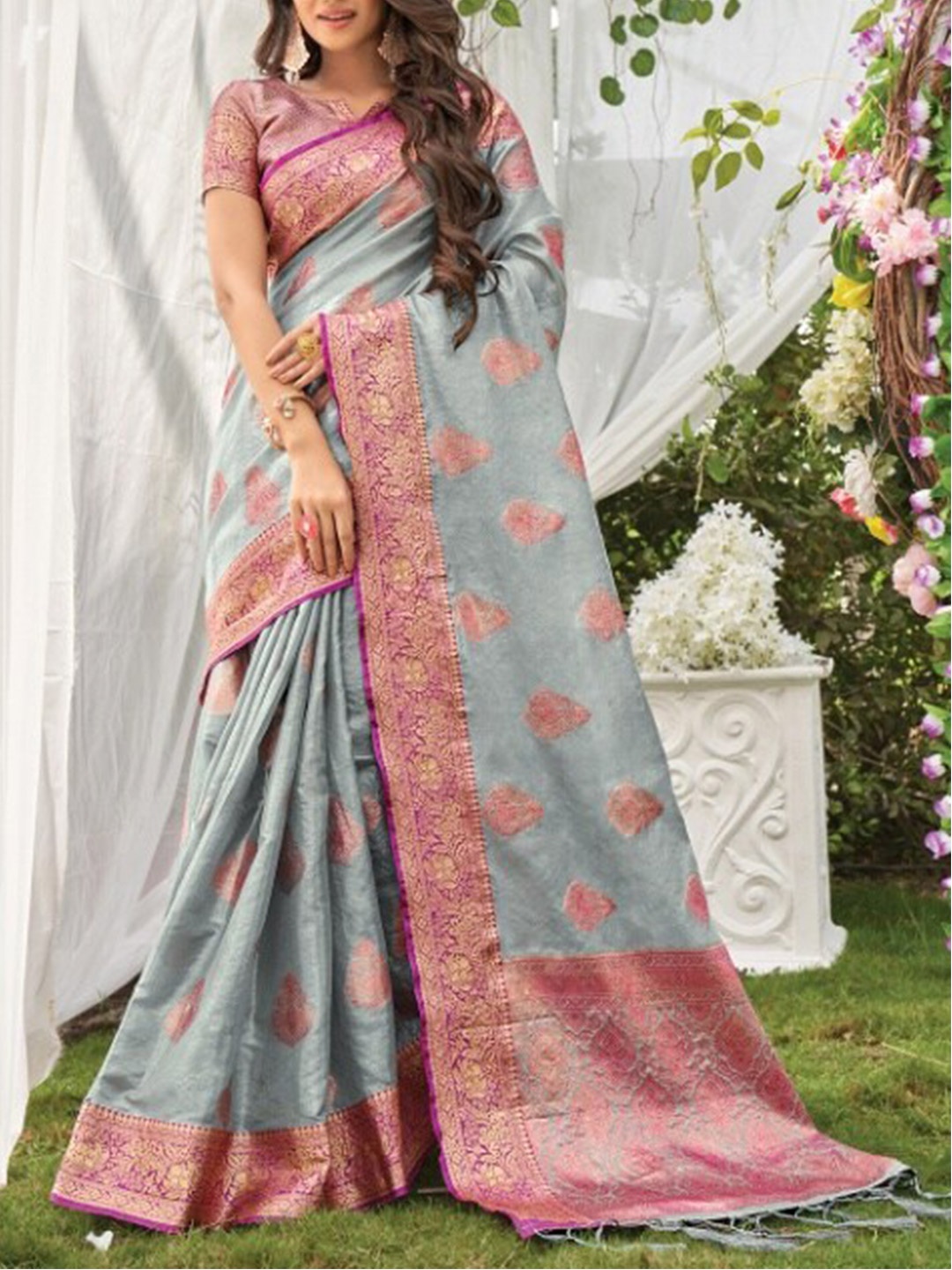 

KARAGIRI Grey & Pink Ethnic Motifs Zari Organza Saree