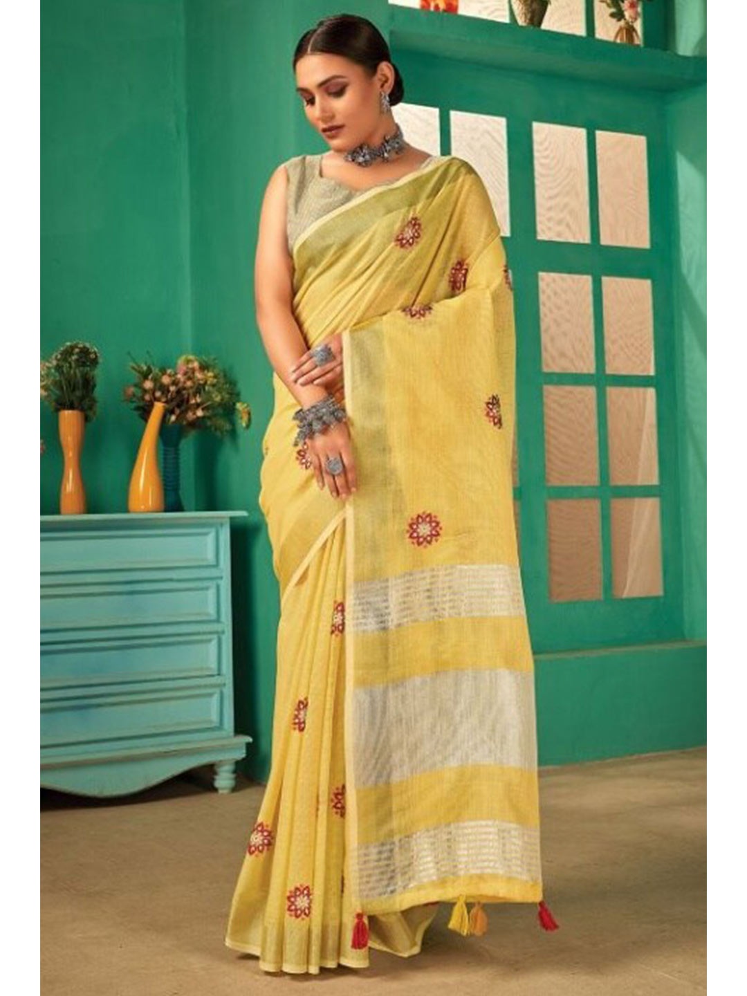 

KARAGIRI Yellow & Red Floral Embroidered Linen Blend Saree