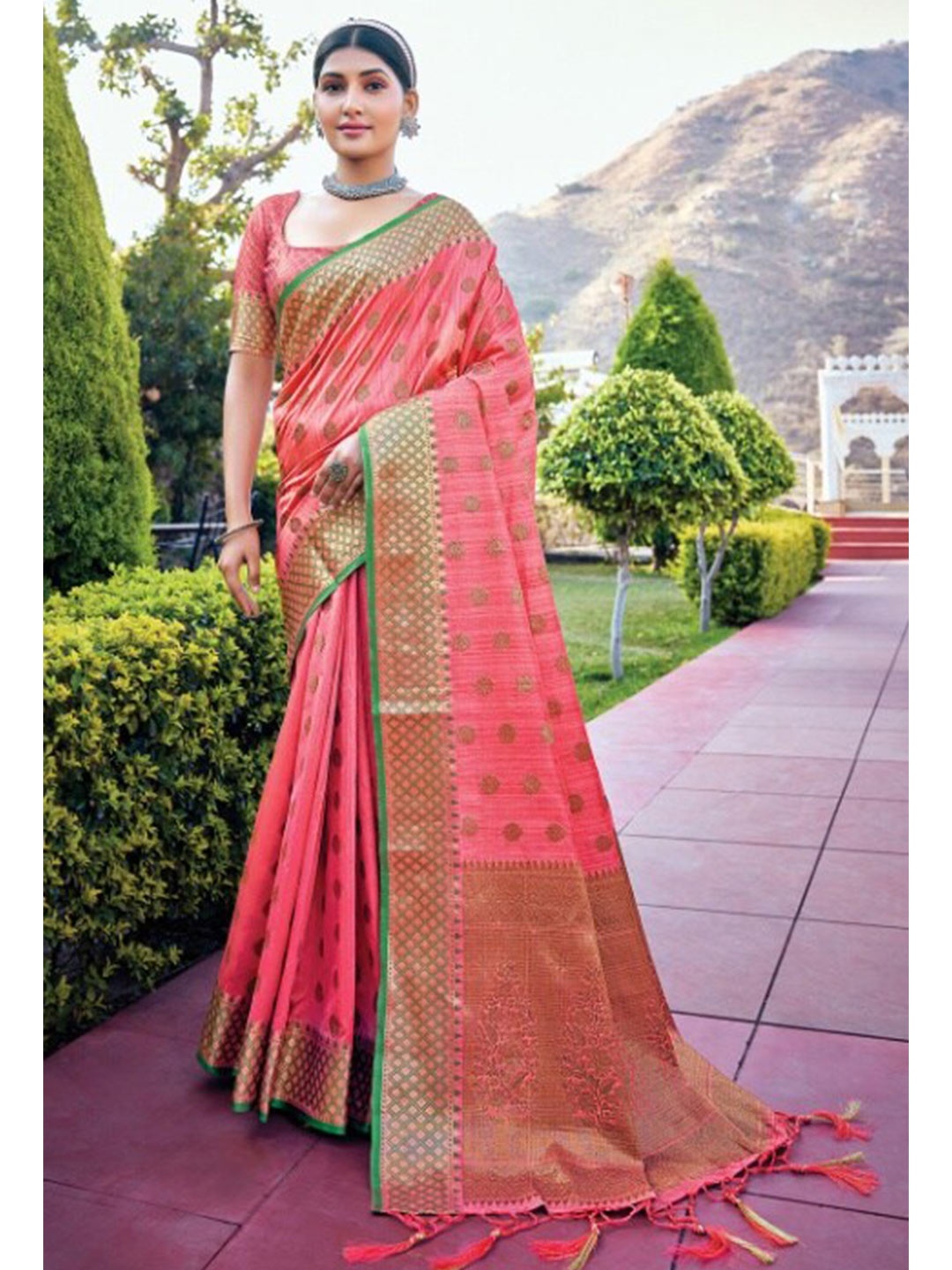 

KARAGIRI Pink & Gold-Toned Woven Design Zari Silk Blend Banarasi Saree