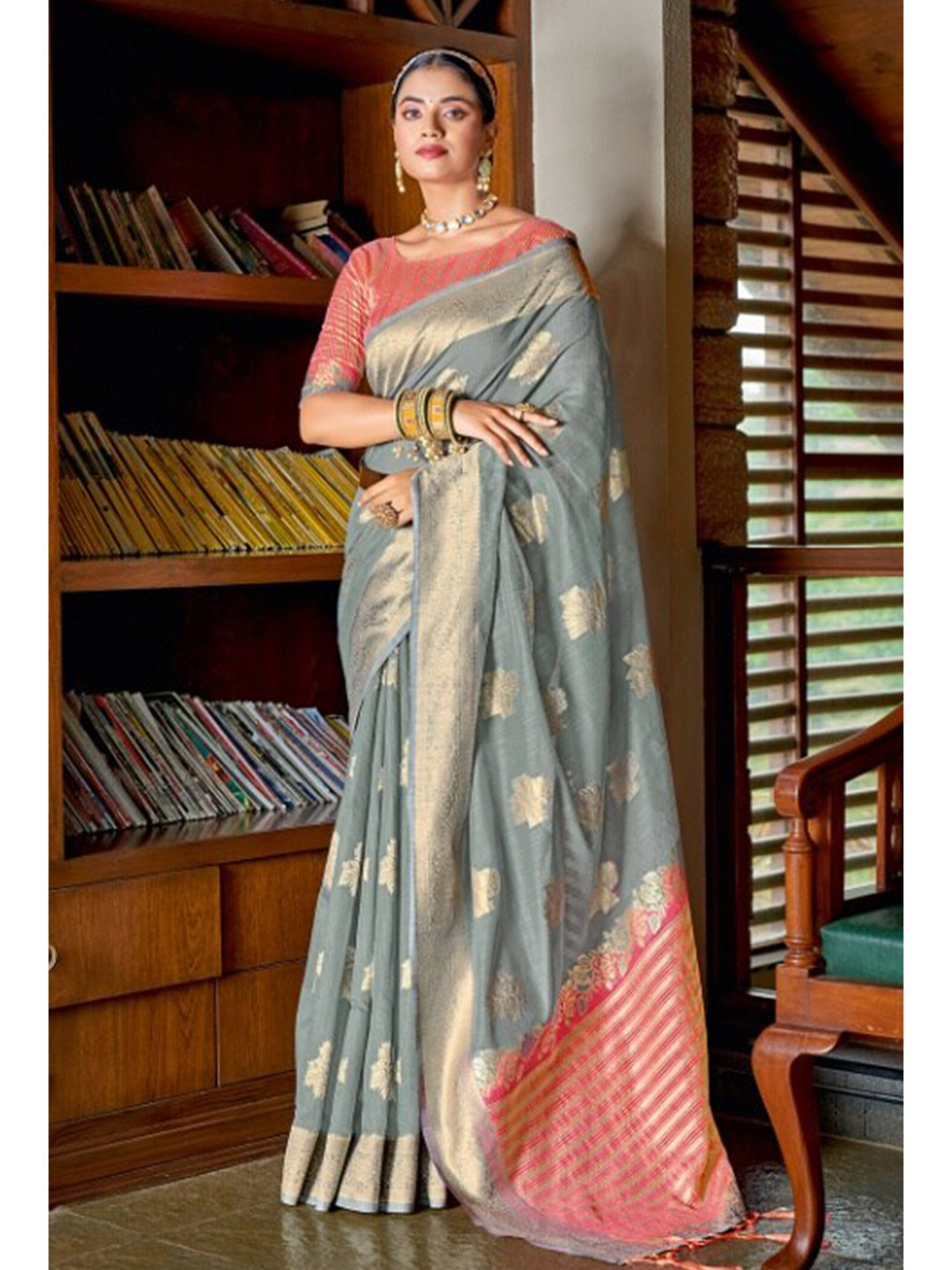 

KARAGIRI Grey & Gold-Toned Ethnic Motifs Zari Saree With Unstitched Blouse Piece