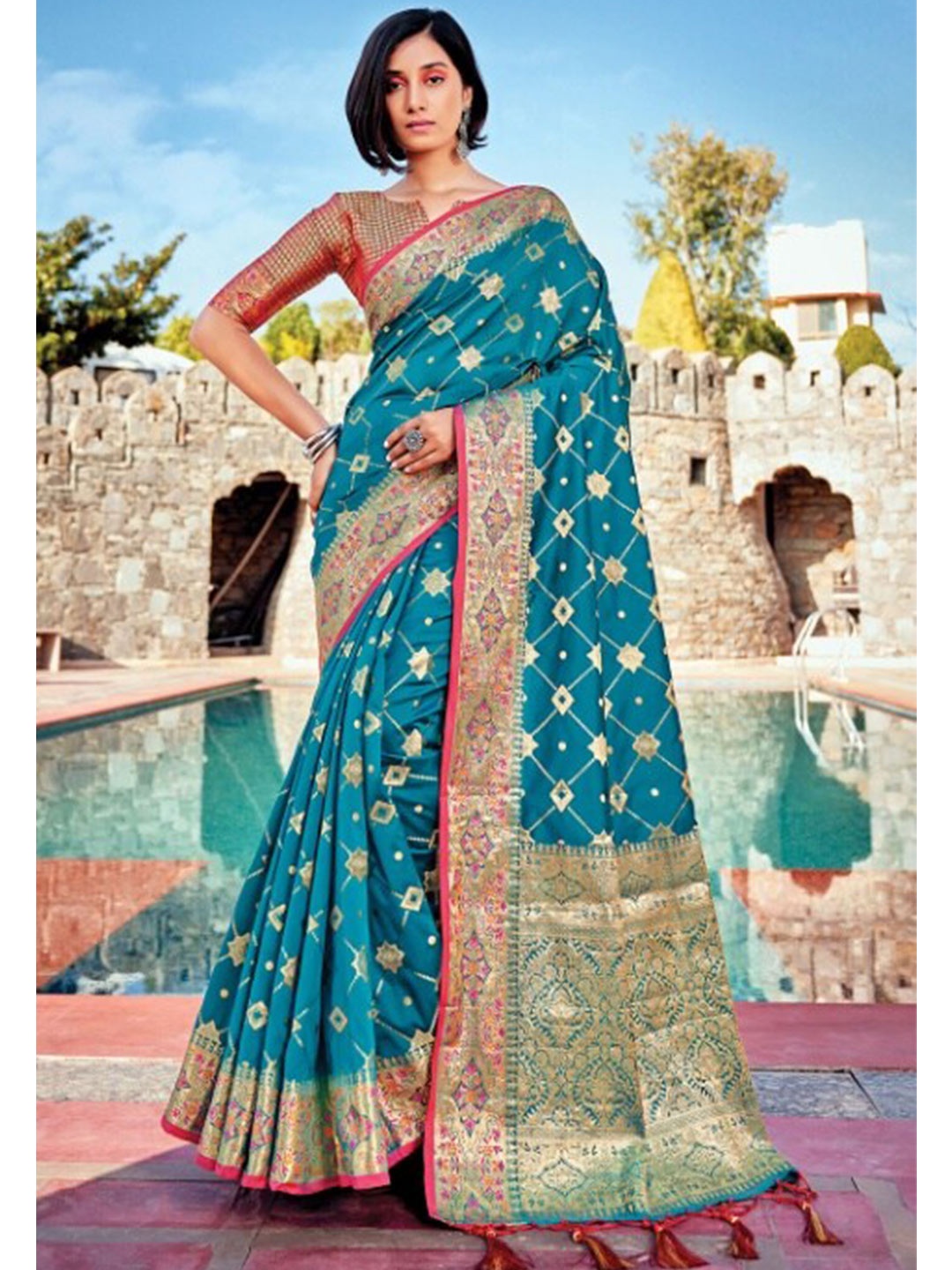 

KARAGIRI Blue & Red Woven Design Patchwork Silk Blend Banarasi Saree