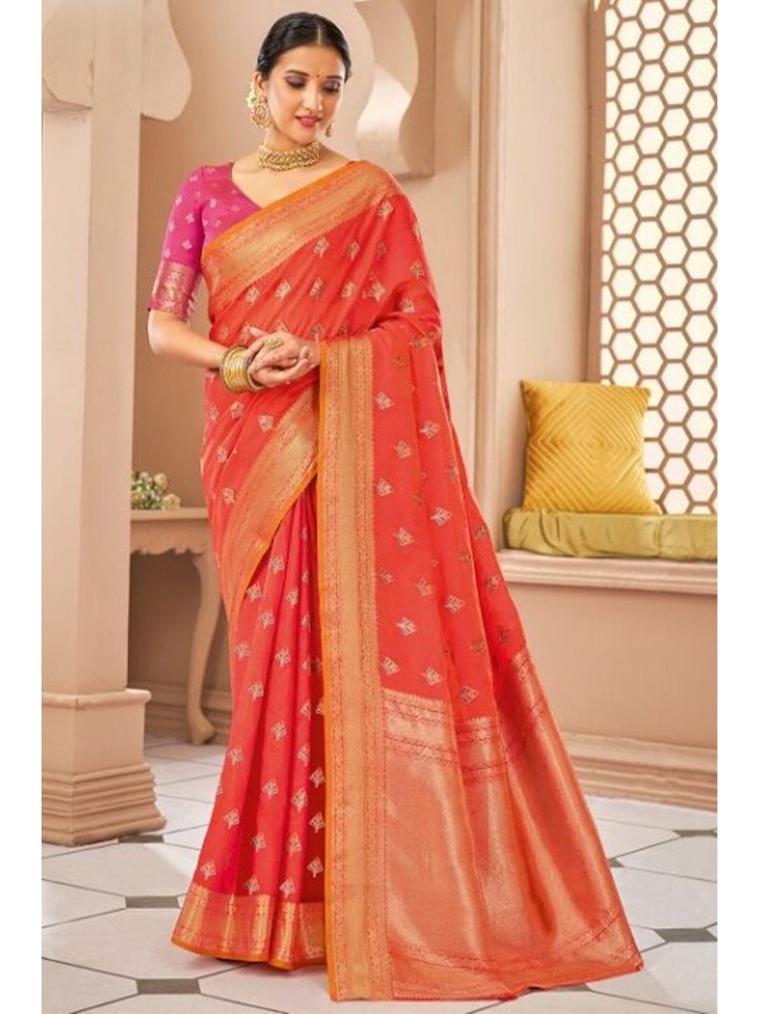 

KARAGIRI women Peach-Coloured Woven Design Zari Silk Blend Banarasi Saree